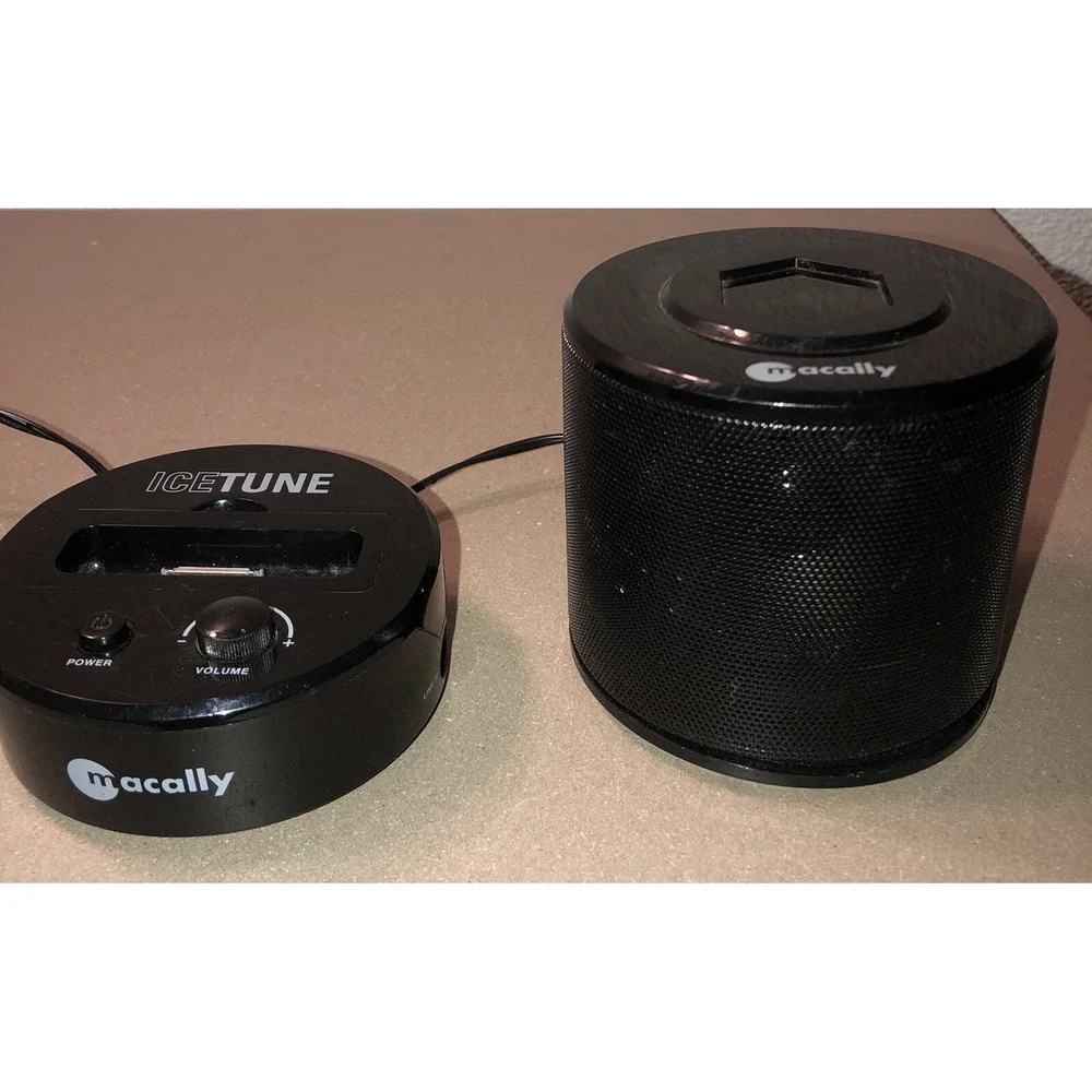 Macally ICETUNE iPod Speaker/Charger Black Cool 30-PIN Apple Dock